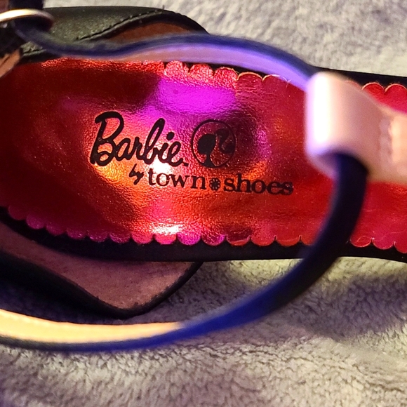 Barbie Bow Heels - Picture 2 of 4